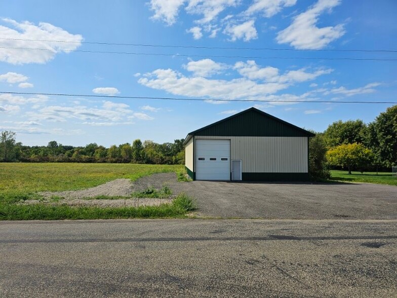 12445 Hanford rd, Silver Creek, NY for lease - Primary Photo - Image 1 of 5