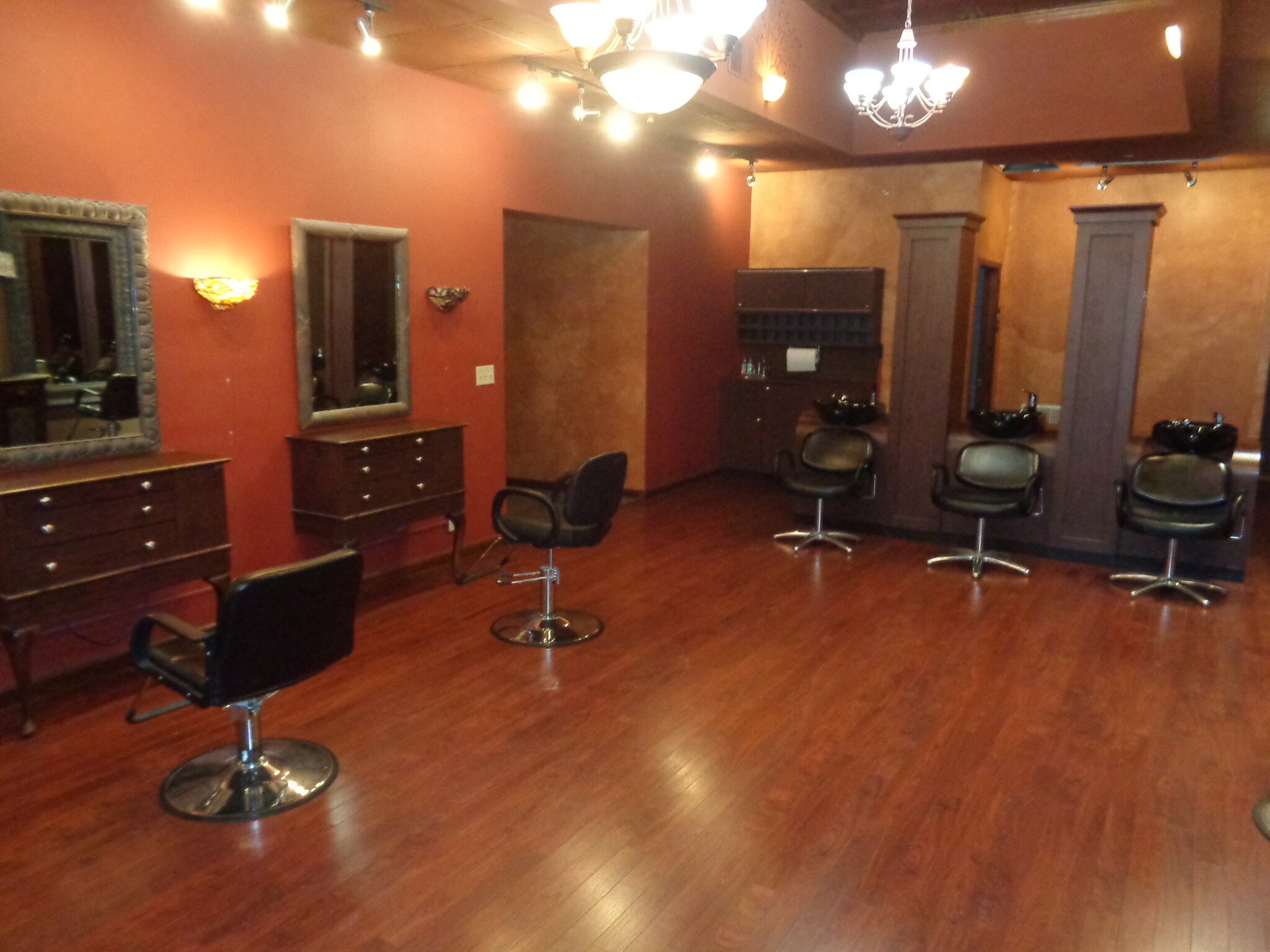 438-440 N Main St, Oshkosh, WI for sale Interior Photo- Image 1 of 1