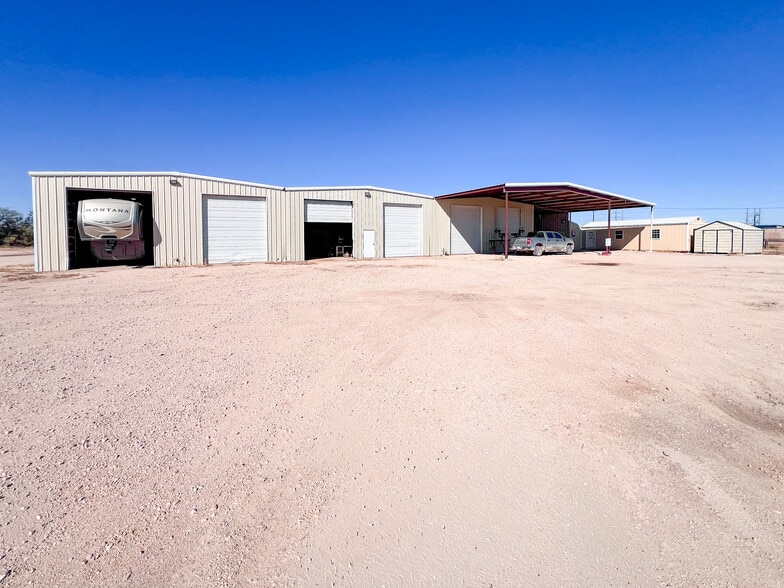 2205 E County Road 90, Midland, TX for lease - Primary Photo - Image 1 of 22