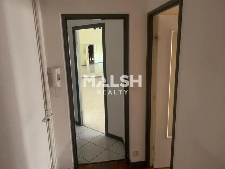 Office in Rillieux-la-Pape for sale - Building Photo - Image 3 of 19