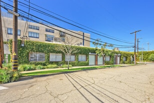 2201 S Carmelina Ave, Los Angeles CA - Loft