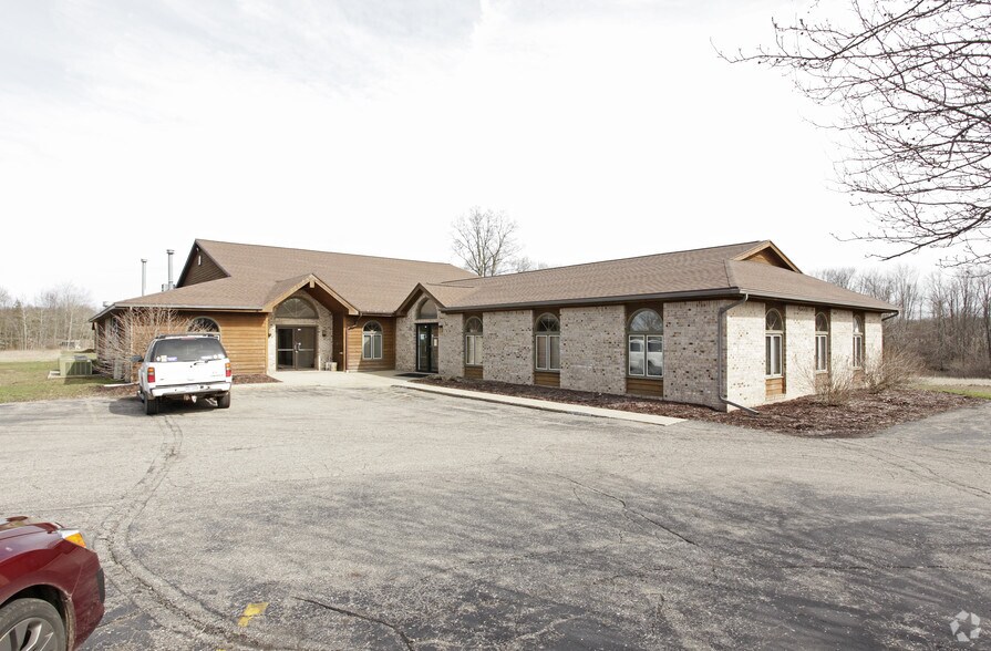 2487 S Michigan Rd, Eaton Rapids, MI for sale - Primary Photo - Image 1 of 1