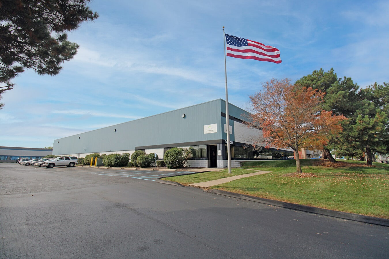 36975 Schoolcraft Rd, Livonia, MI 48150