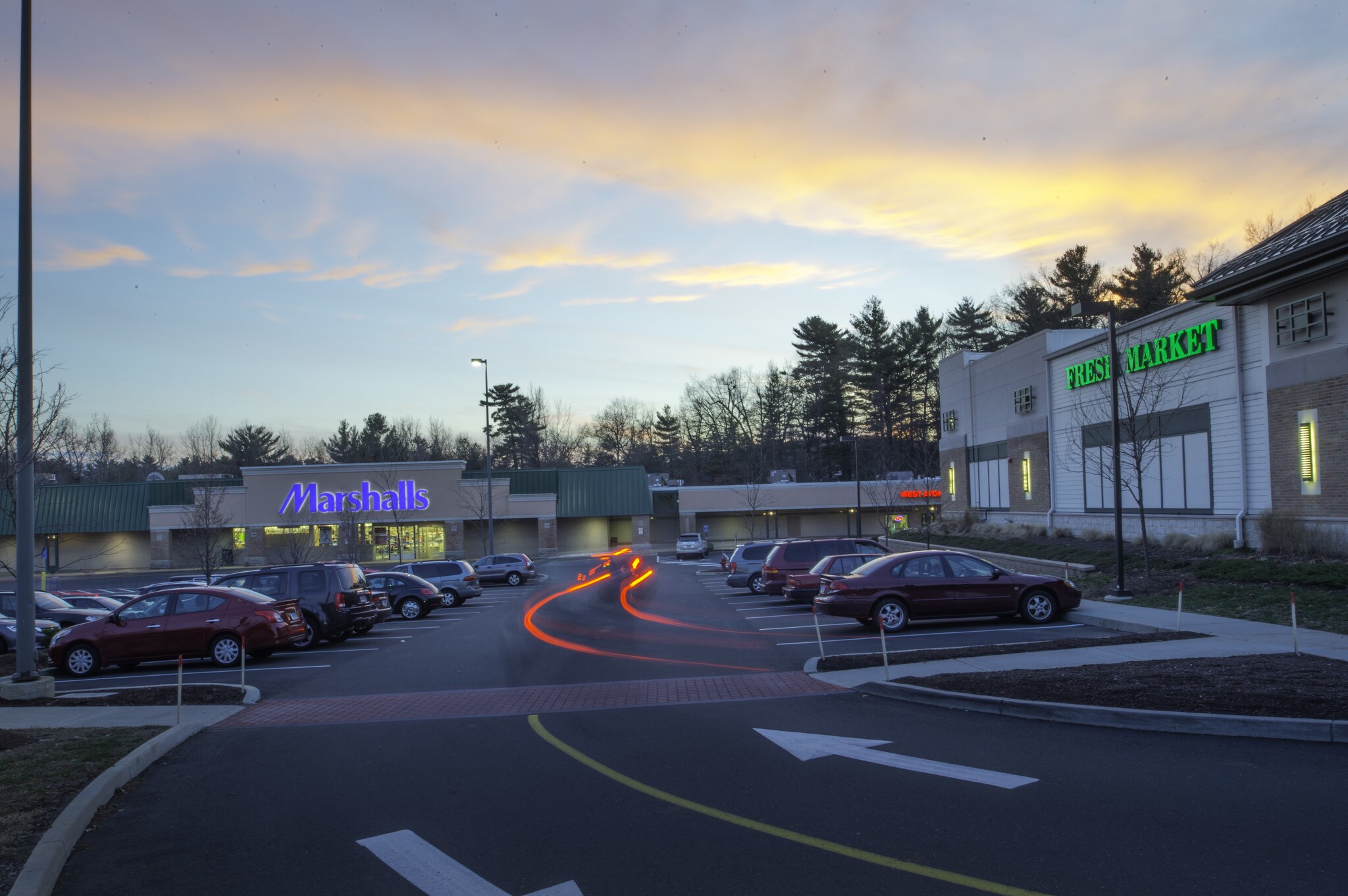 315321 W Main St, Avon, CT 06001 Shops at Nod Brook