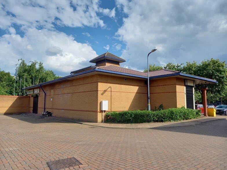 13 Benbow Ct, Shenley Church End for lease - Building Photo - Image 2 of 2