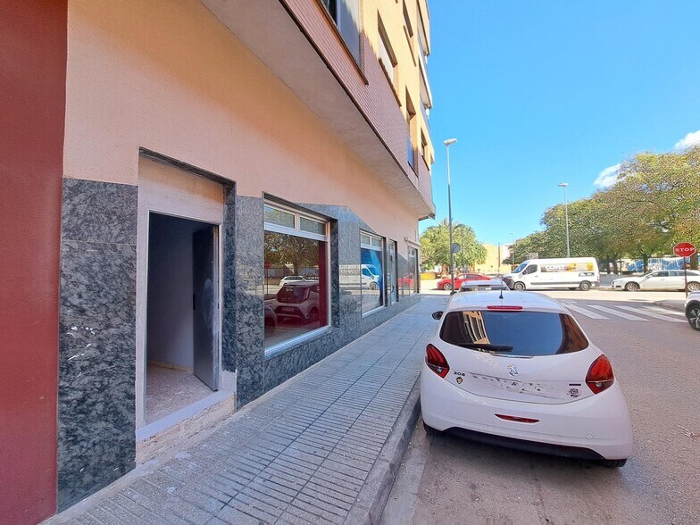 Retail in Alzira, Valencia for lease - Building Photo - Image 2 of 14