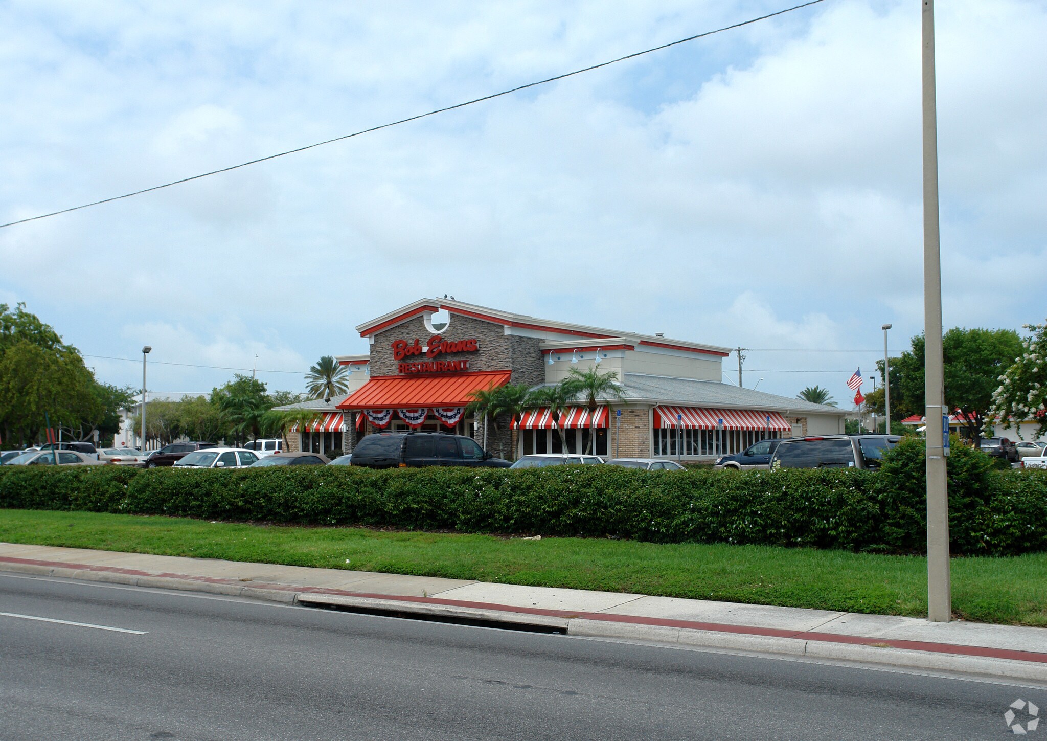 2410 66th St N, Saint Petersburg, FL for sale Primary Photo- Image 1 of 1
