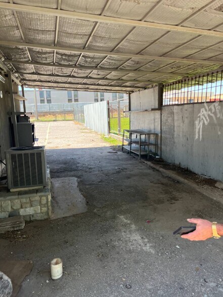 1501 Se 44th St, Oklahoma City, OK for lease - Interior Photo - Image 2 of 10