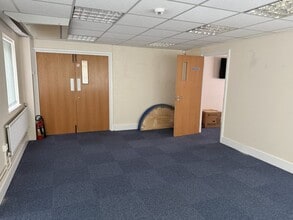 Arden Rd, Alcester for lease Interior Photo- Image 1 of 2