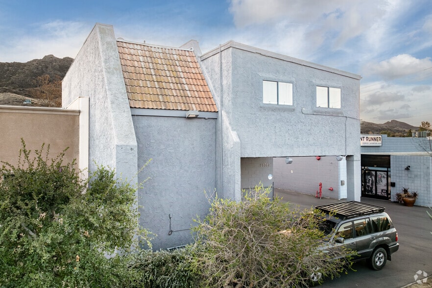 29360-29370 Roadside Dr, Agoura Hills, CA for lease - Building Photo - Image 3 of 14