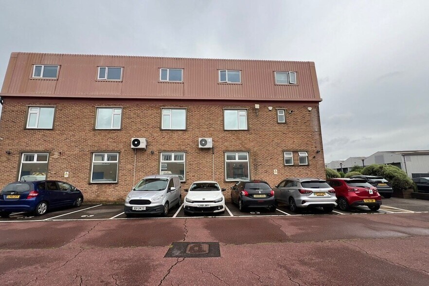 63-77 Milford Rd, Reading for lease - Building Photo - Image 2 of 2