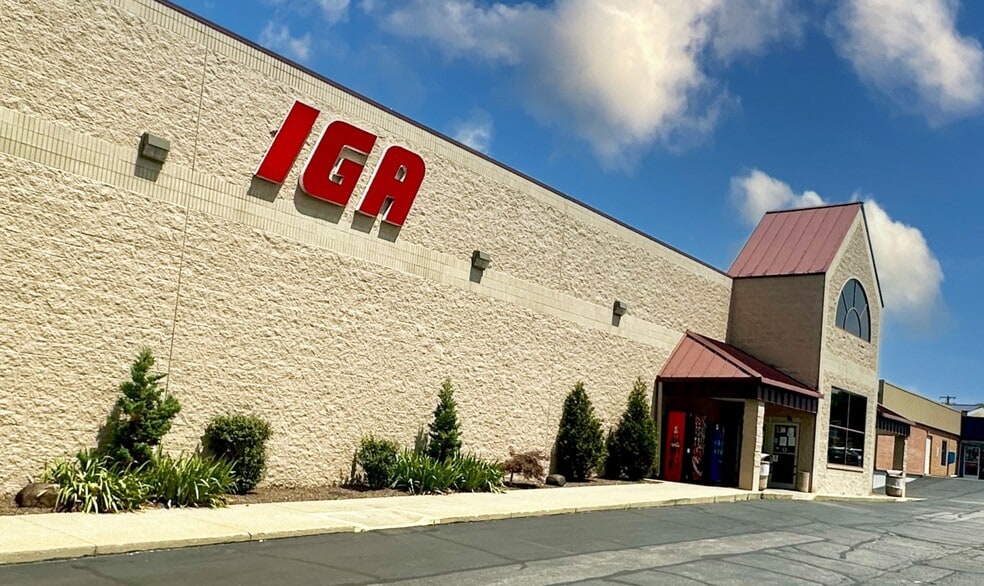 8287 - 8295 Windham St, Garrettsville, OH for sale - Building Photo - Image 2 of 10