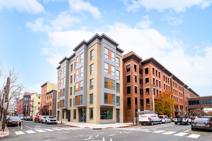 300 Clinton St, Hoboken, NJ for lease - Building Photo - Image 1 of 18