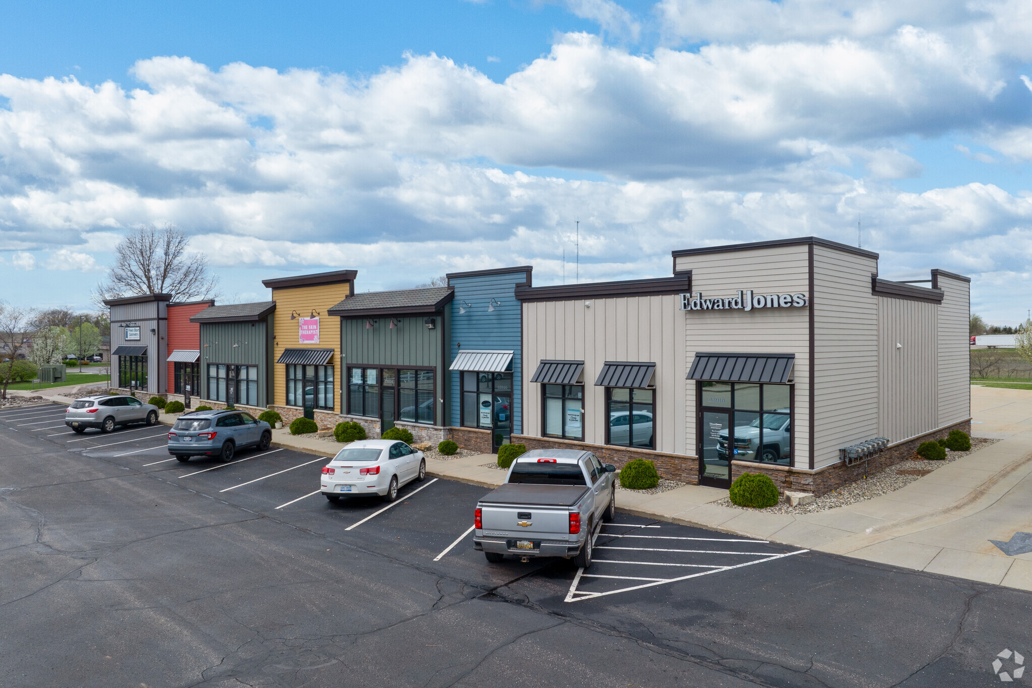 23910-23980 City Center Cir, Mattawan, MI for lease Primary Photo- Image 1 of 6