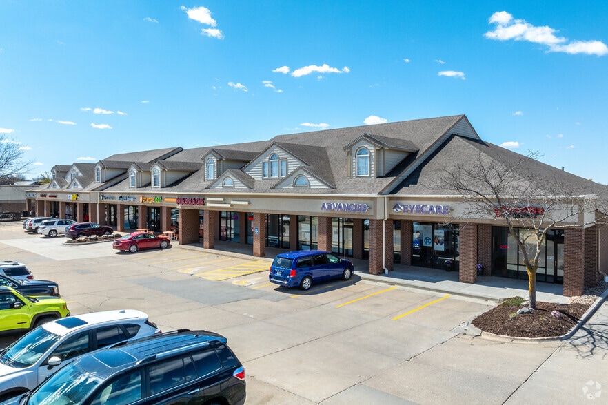 4632-4664 86th St, Urbandale, IA for lease - Building Photo - Image 1 of 7