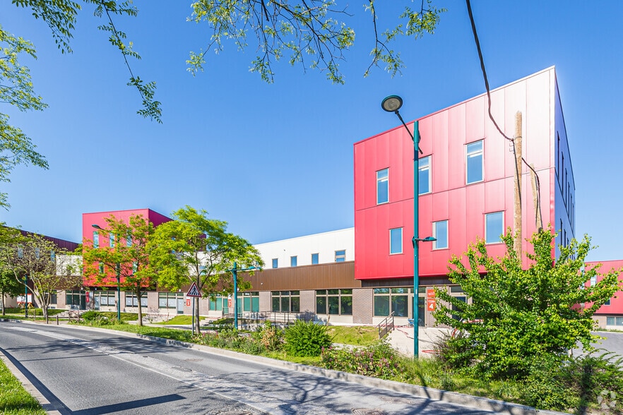 17 Avenue Des Louvresses, Gennevilliers for lease - Building Photo - Image 2 of 17