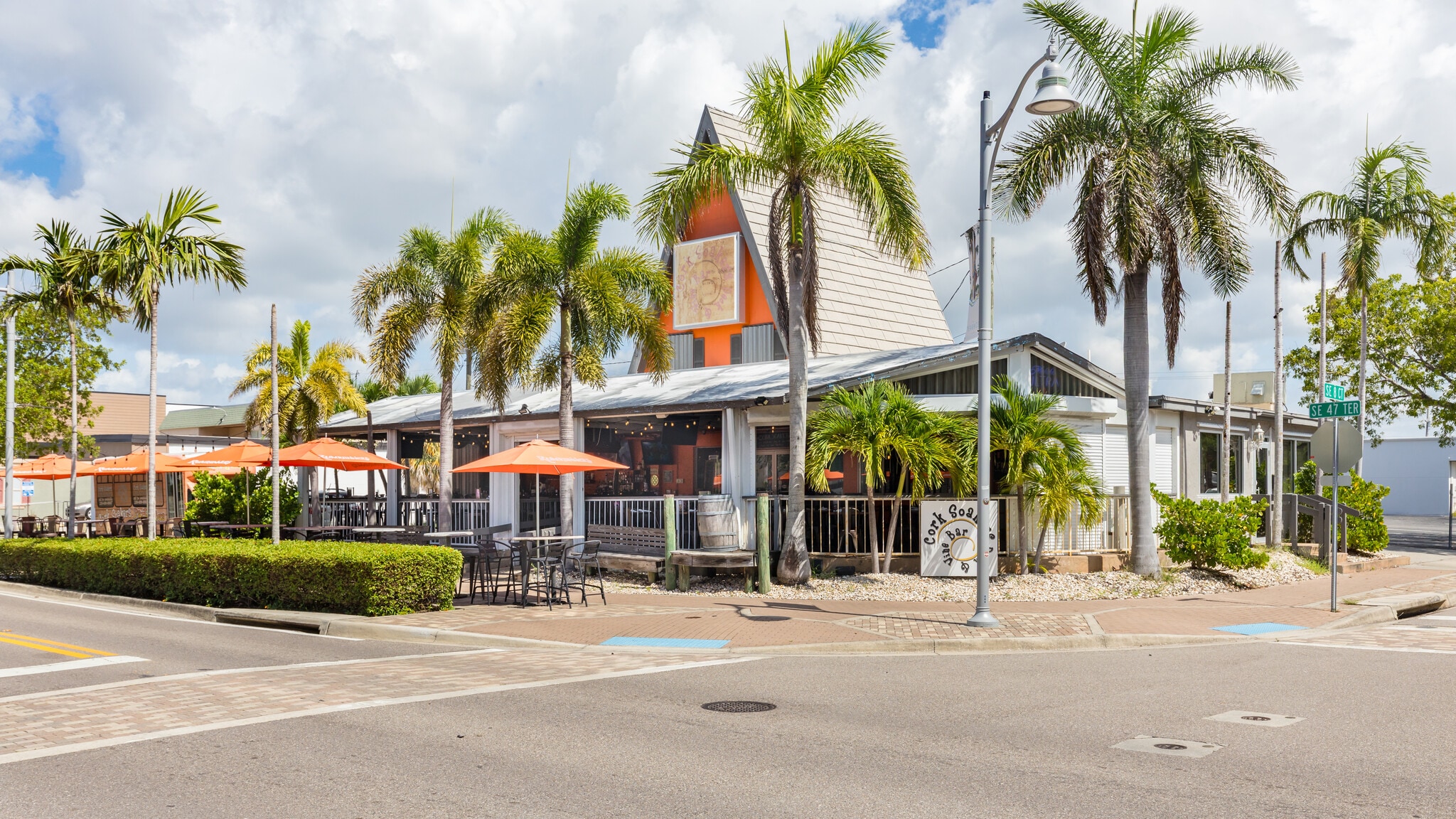 837 SE 47th Ter, Cape Coral, FL for sale Building Photo- Image 1 of 17