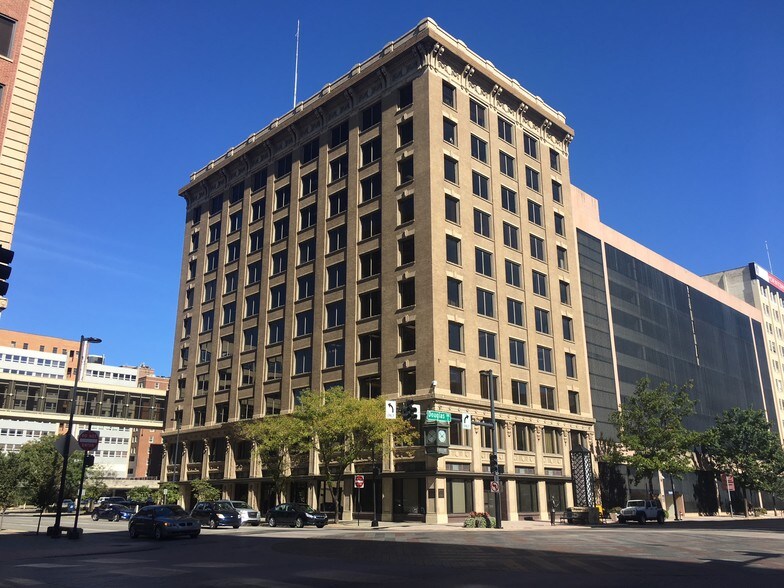 100 N Main St, Wichita, KS for sale - Building Photo - Image 1 of 1