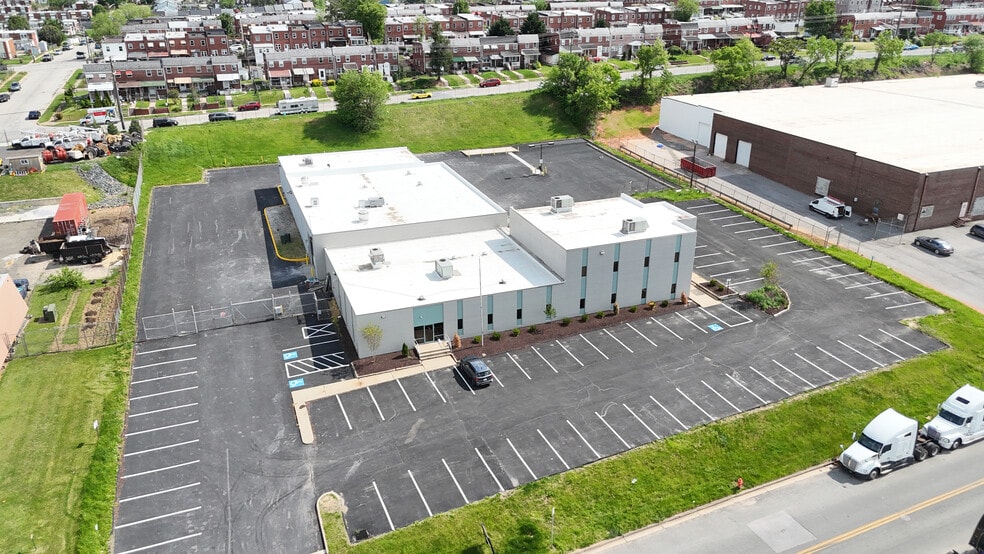 7675 Canton Center Dr, Dundalk, MD for lease - Primary Photo - Image 1 of 4