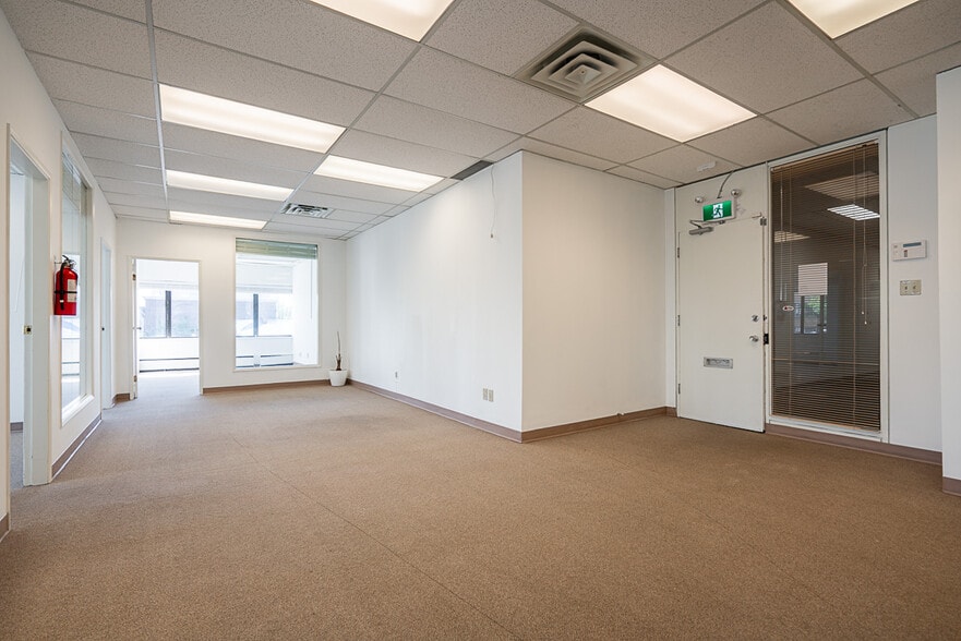 550 Sixth St, New Westminster, BC for lease - Interior Photo - Image 3 of 24