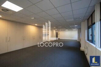 Office in Aix-en-Provence for lease Interior Photo- Image 1 of 4