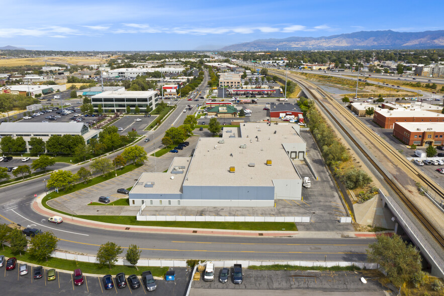 9075-9091 S Sandy Pky, Sandy, UT for lease - Building Photo - Image 3 of 17