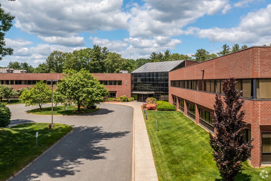 2 Cabot Rd, Hudson, MA for lease - Building Photo - Image 2 of 10