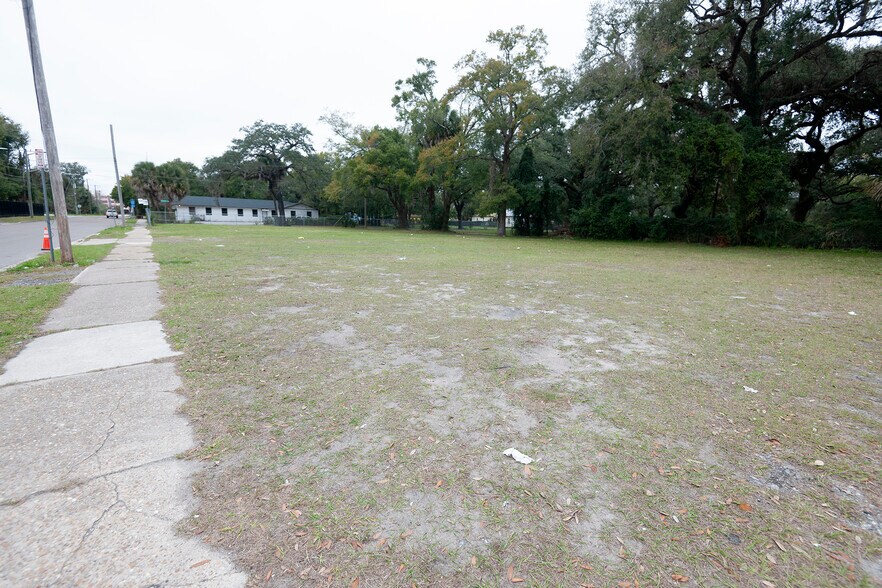 955 Albert St, Jacksonville, FL for sale - Primary Photo - Image 1 of 16