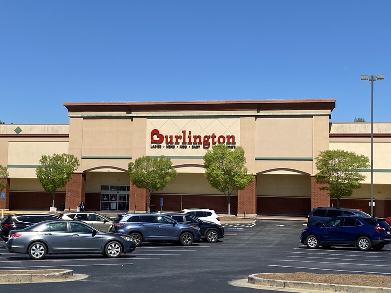 4051 Stone Mountain Hwy, Lilburn, GA for lease - Building Photo - Image 1 of 8