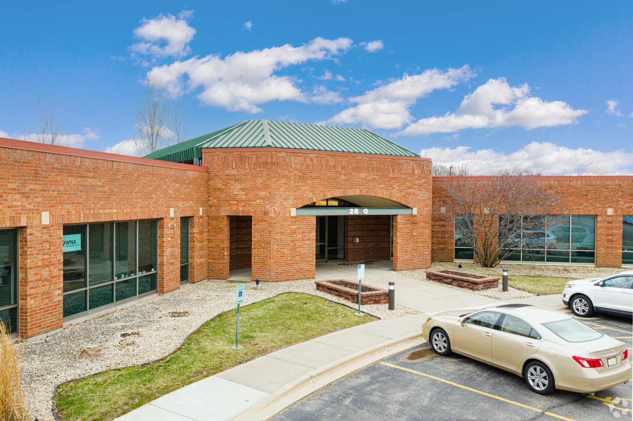 2820 Walton Commons W, Madison, WI for lease Building Photo- Image 1 of 9