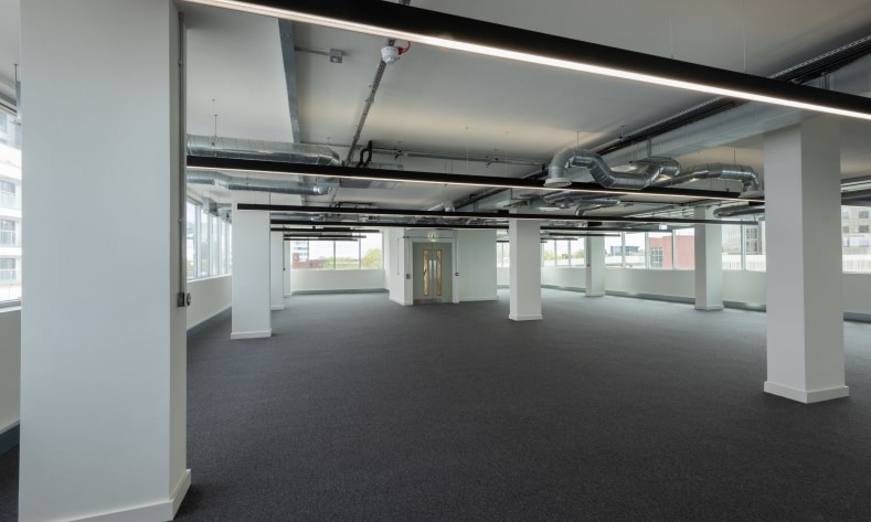 1-15 Charles Sq, Bracknell for lease Interior Photo- Image 1 of 2