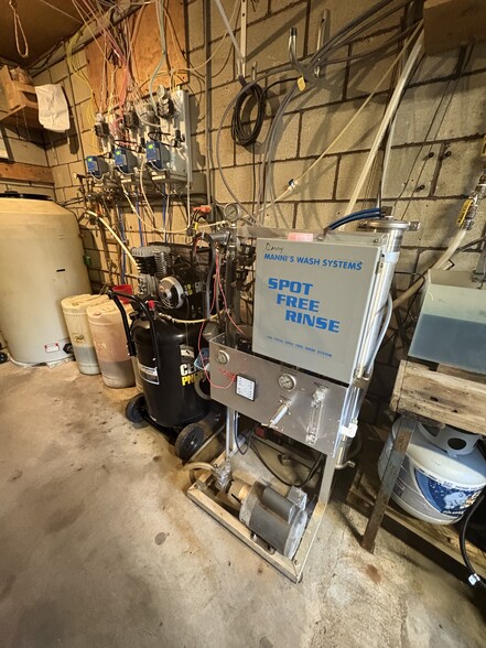 448 Midland Ave, Midland, PA for sale - Interior Photo - Image 2 of 4