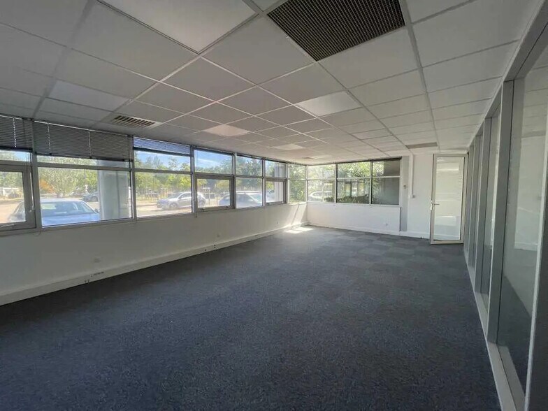 Office in Mérignac for lease - Interior Photo - Image 3 of 8