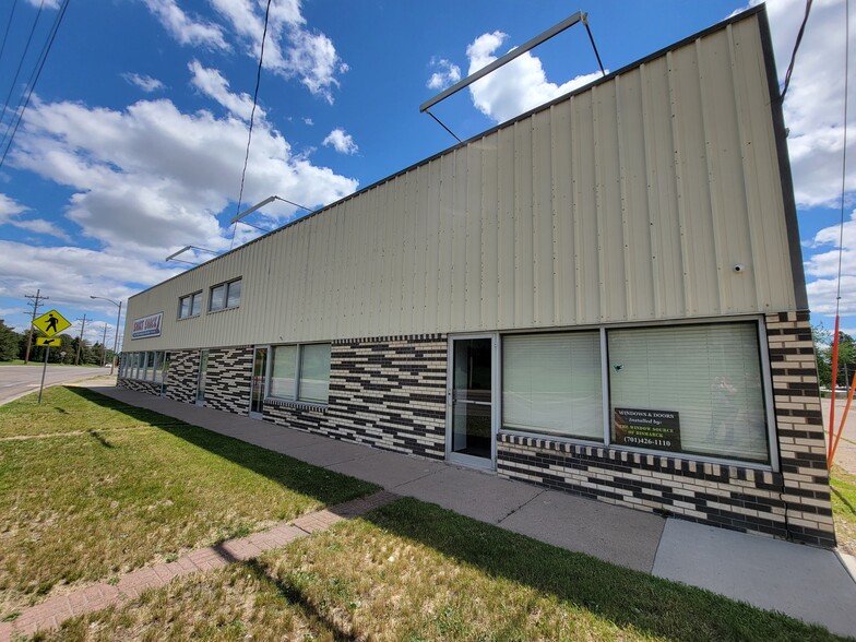 525-531 Memorial Hwy, Bismarck, ND for sale - Building Photo - Image 1 of 1