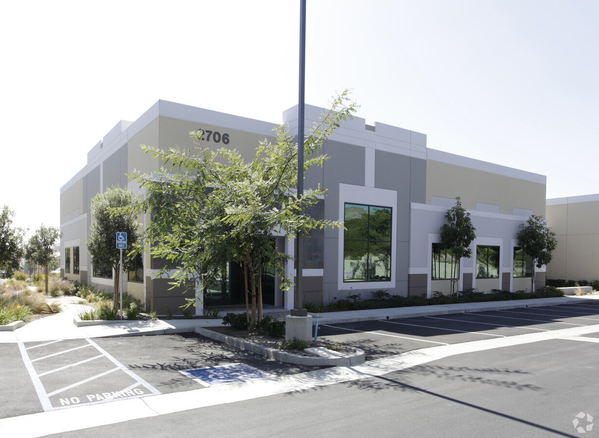 2706 Gateway Rd, Carlsbad, CA 92009