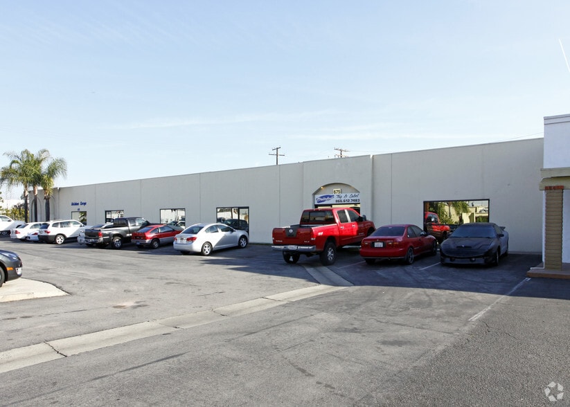 675-695 N Main St, Orange, CA for lease - Building Photo - Image 1 of 2