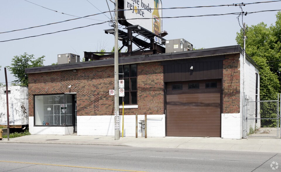 1278 Dupont St, Toronto, ON M6H 2A4