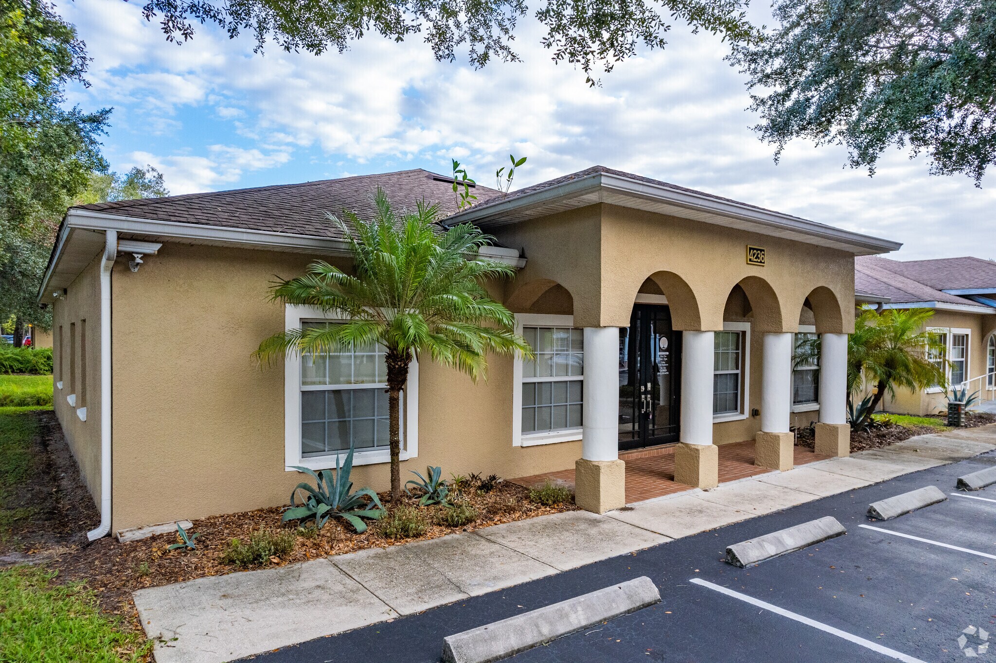 4236 W Linebaugh Ave, Tampa, FL for sale Primary Photo- Image 1 of 1