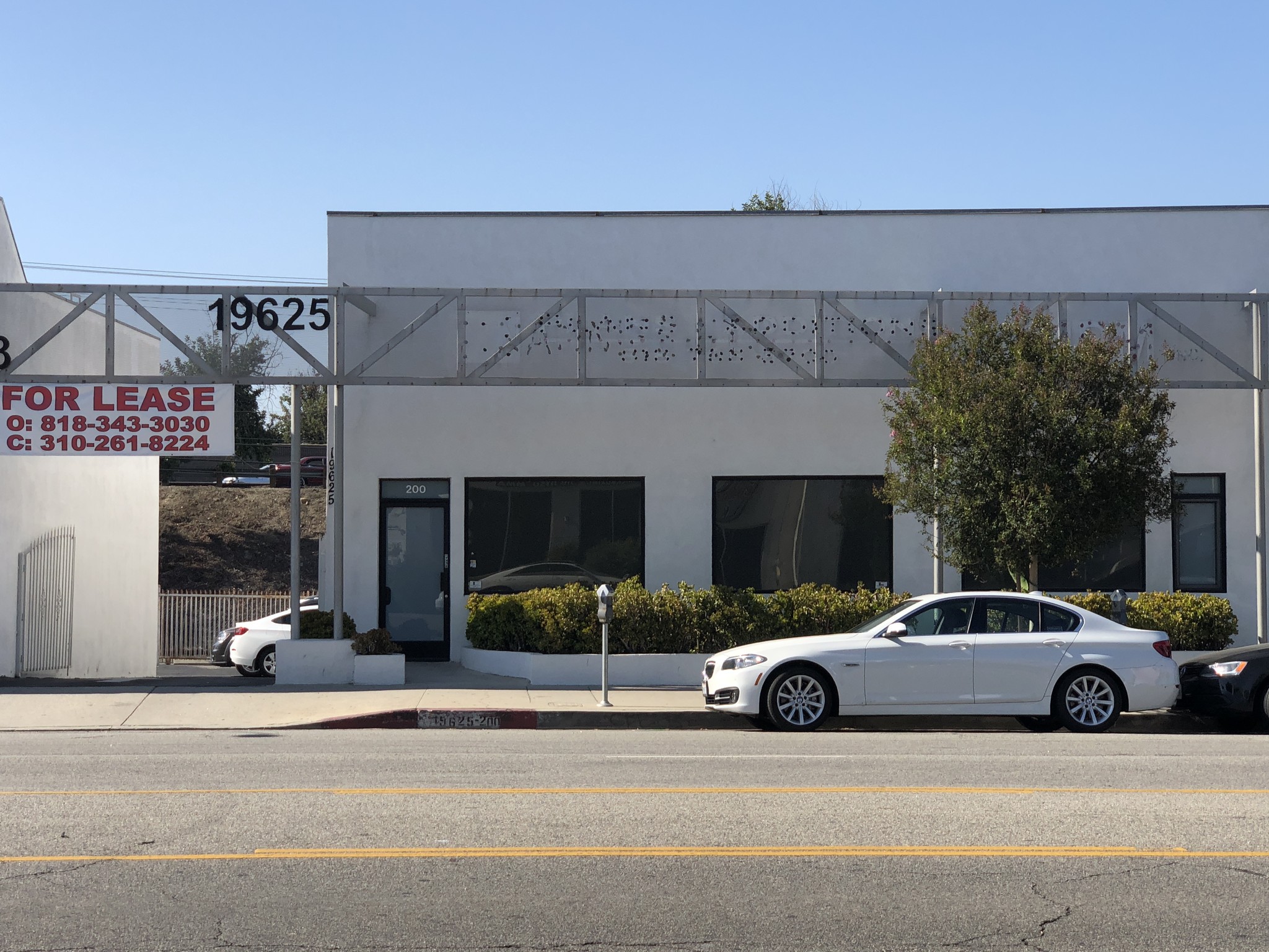 19625 Ventura Blvd, Tarzana, CA for sale Primary Photo- Image 1 of 1