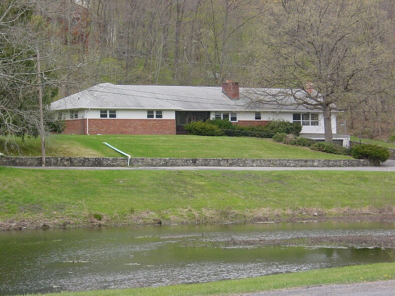 4 Victory Ct, Newburgh, NY for sale - Primary Photo - Image 1 of 1