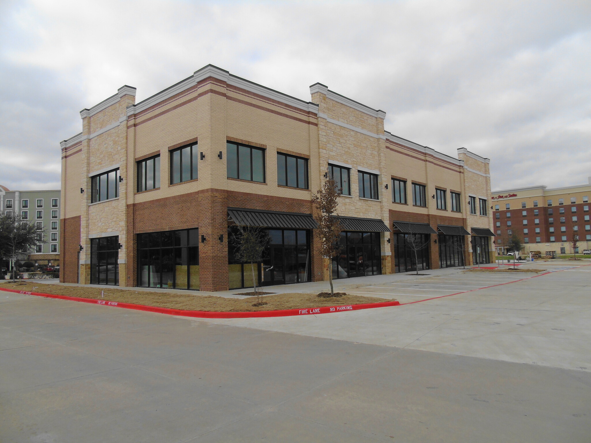 2670 Lake Vista Dr, Lewisville, TX for lease Building Photo- Image 1 of 4