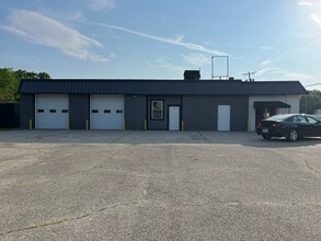 8398-8448 Dayton-Springfield Rd, Fairborn, OH for lease Building Photo- Image 1 of 14