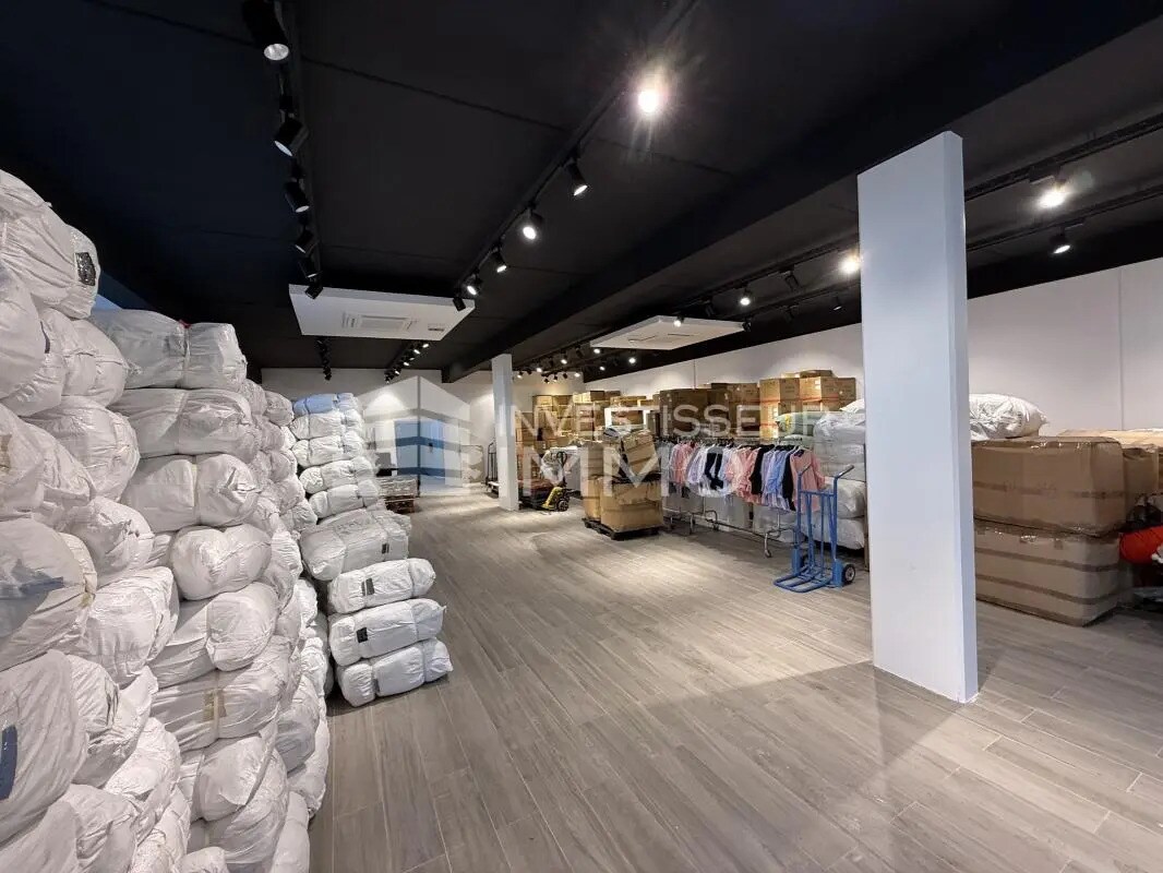 Retail in Tremblay-en-France for lease Interior Photo- Image 1 of 7