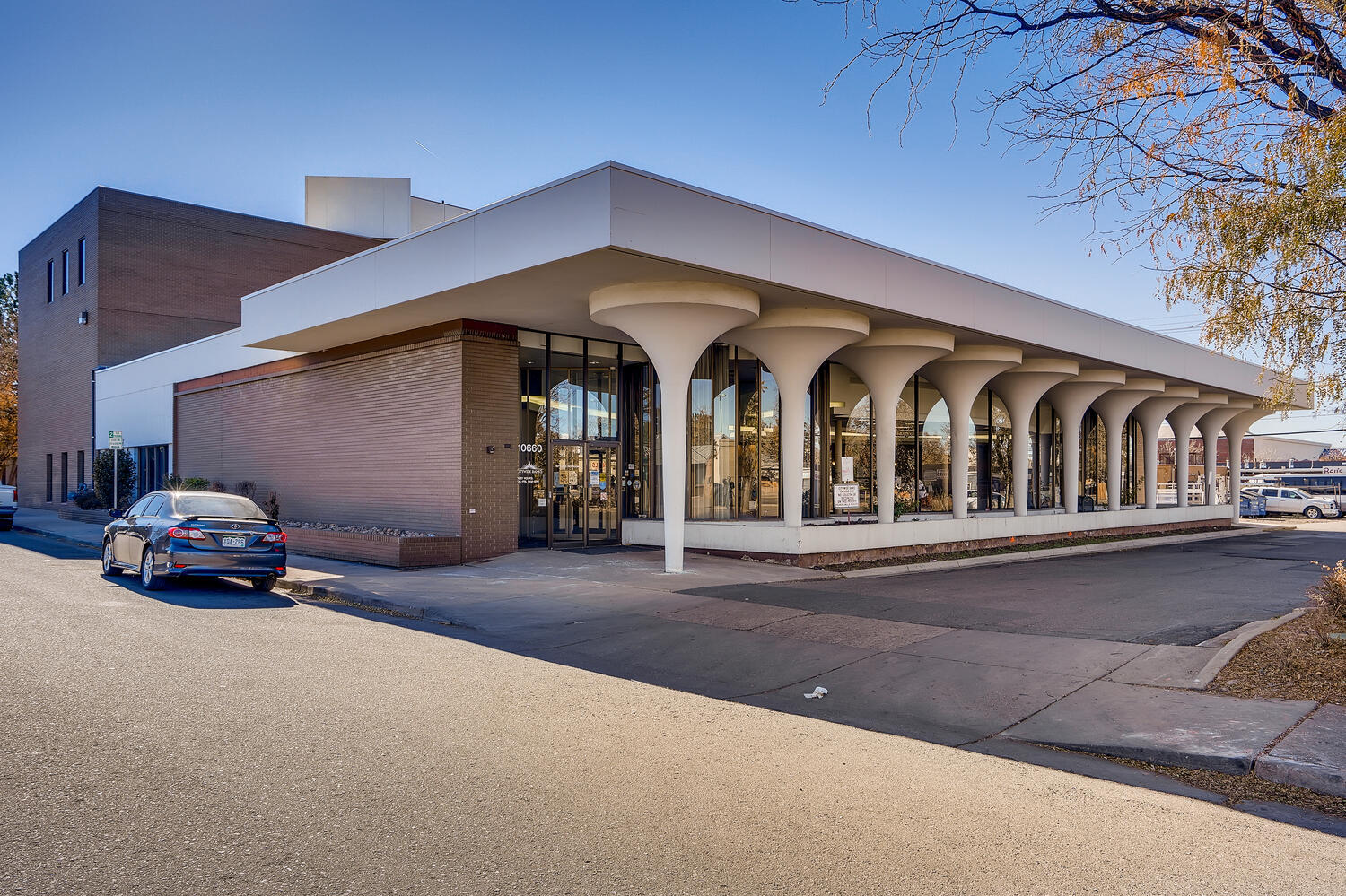 10660 E Colfax Ave, Aurora, CO for lease Primary Photo- Image 1 of 3