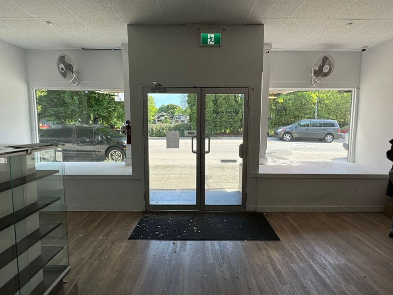 3357 4th Ave, Vancouver, BC for sale - Interior Photo - Image 2 of 5