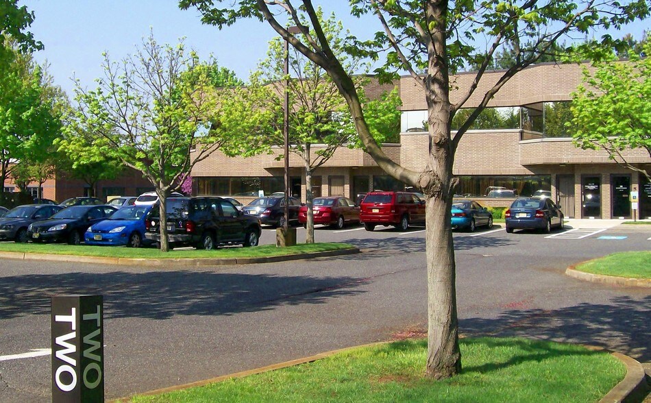 2 Hartford Dr, Tinton Falls, NJ for lease - Building Photo - Image 2 of 11