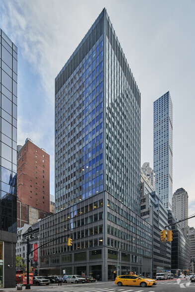 645 Madison Ave, New York, NY for lease - Primary Photo - Image 1 of 6