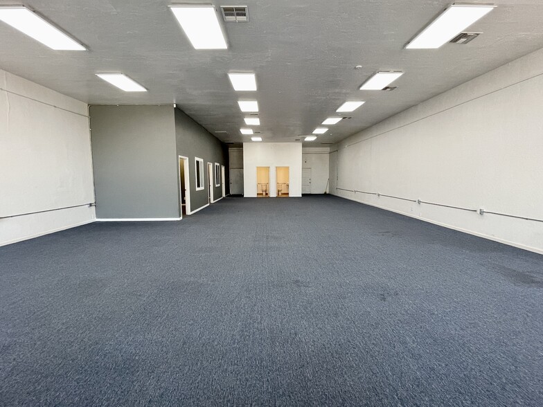 3032-3044 Tulare St, Fresno, CA for lease - Interior Photo - Image 3 of 13