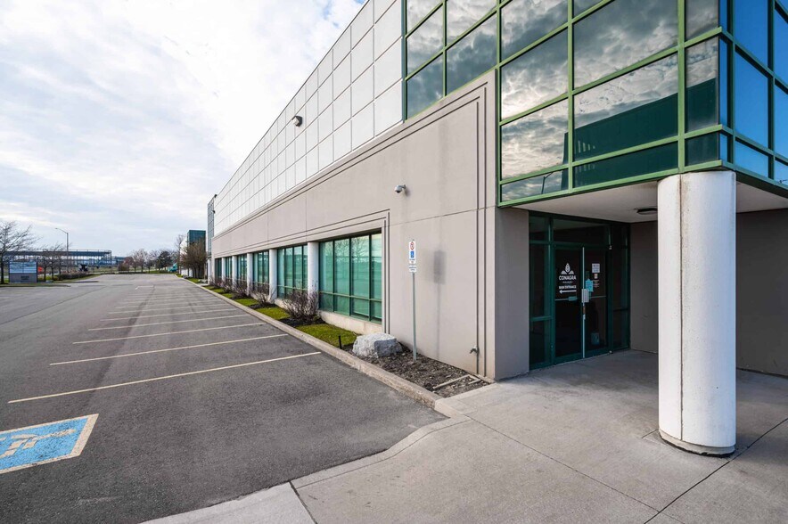 5055 Satellite Dr, Mississauga, ON for lease - Building Photo - Image 3 of 10