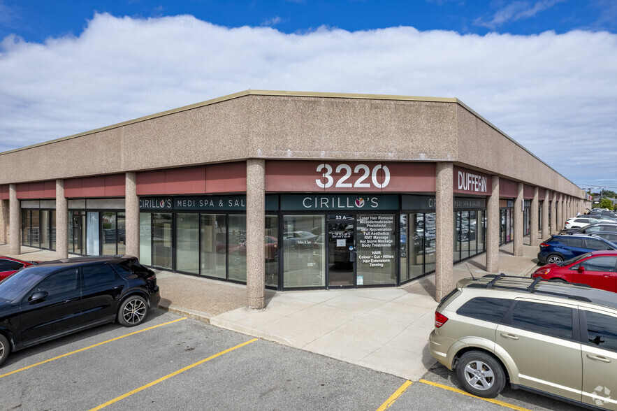 3220 Dufferin St, Toronto, ON for lease - Primary Photo - Image 1 of 5